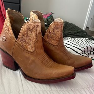 Ariat women’s Dixon ankle boot